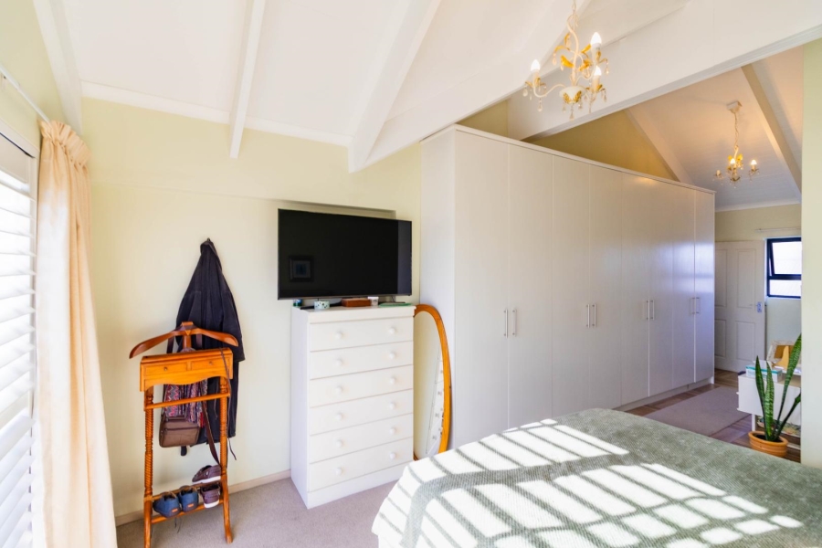 3 Bedroom Property for Sale in Sandbaai Western Cape